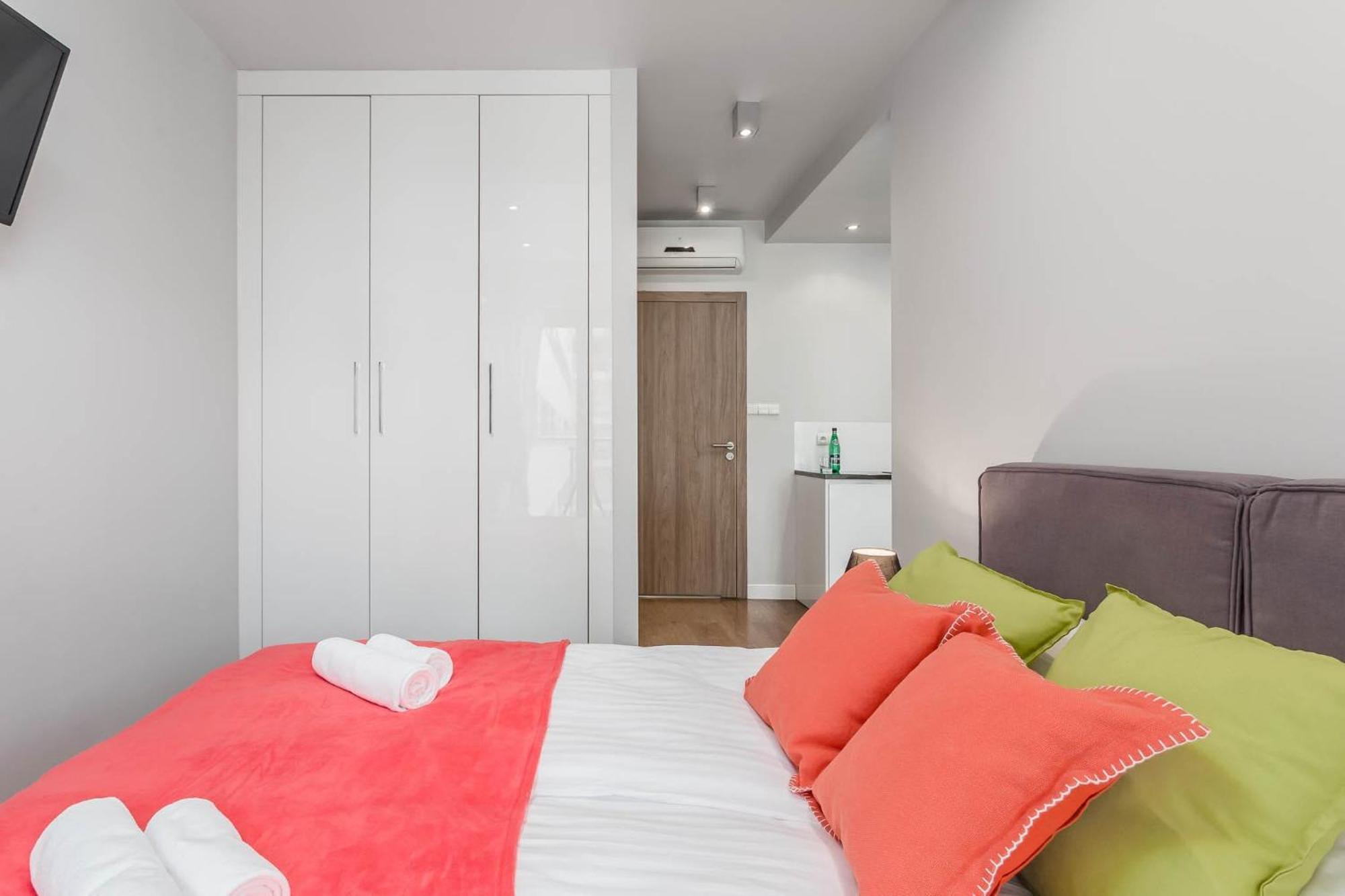 Rent Like Home - Oxygen Wronia 45 II ワルシャワ エクステリア 写真